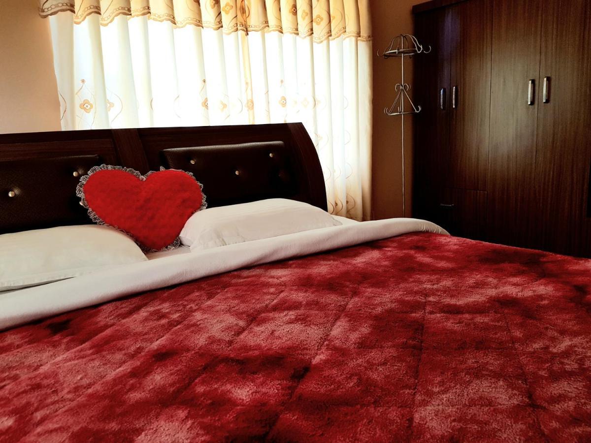 Hotel Diplomat 포카라 외부 사진
